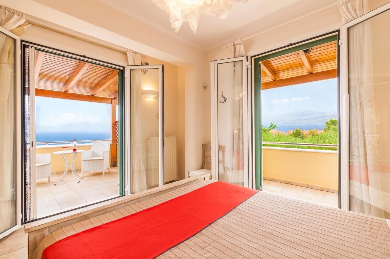 Beachfront Villa Victoras - With Private Beach Сидари Екстериор снимка