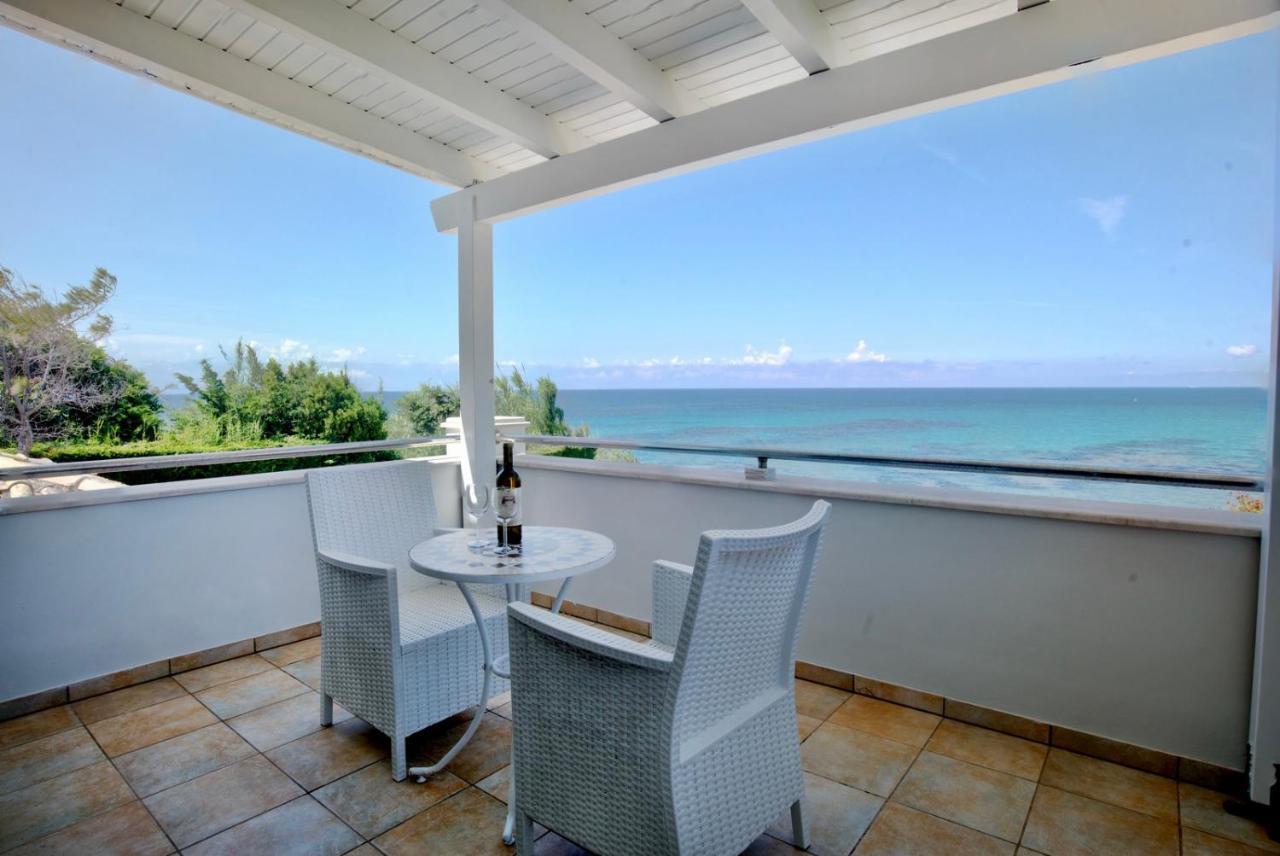 Beachfront Villa Victoras - With Private Beach Сидари Екстериор снимка