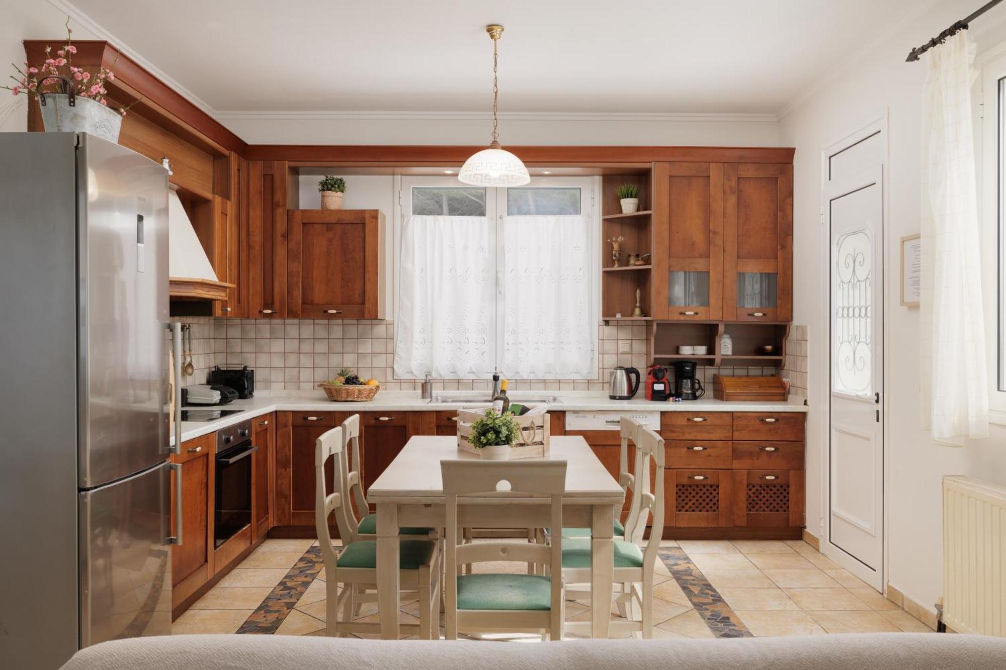 Beachfront Villa Victoras - With Private Beach Сидари Екстериор снимка